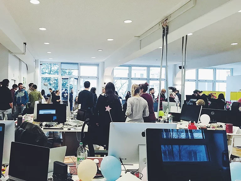 Mehr als 120 Expert:innen Mehr als 120 Expert:innen