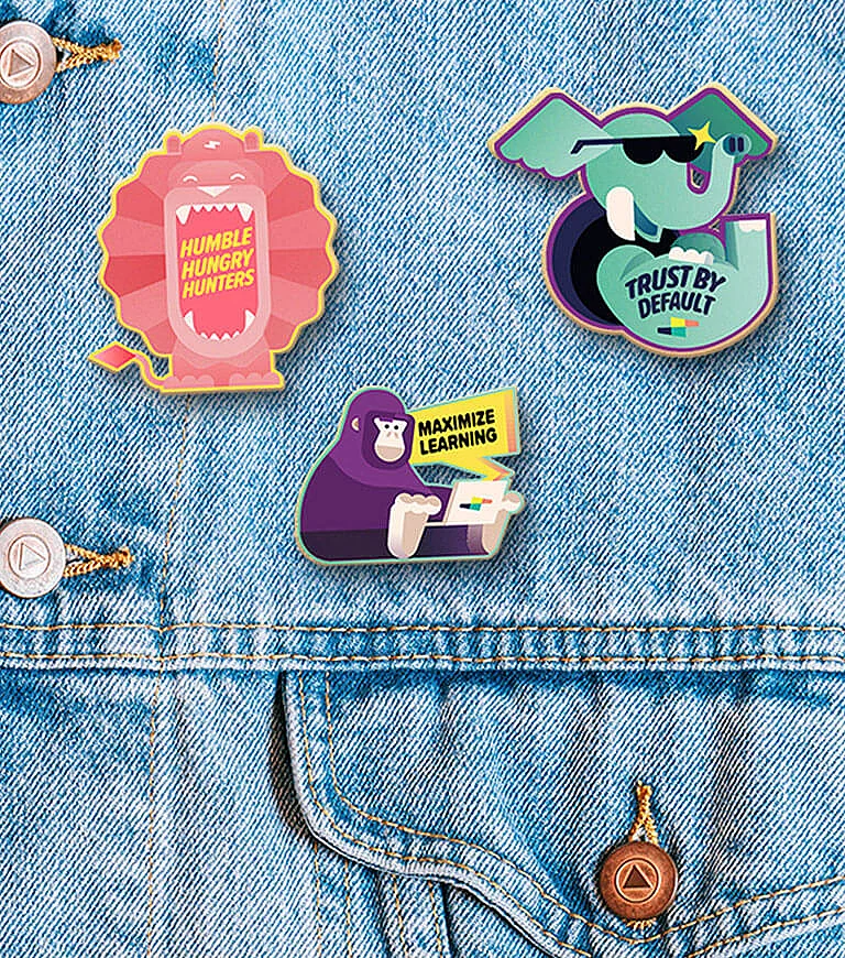 Give-aways Enamel Pins in farbenfroher Brand CI für Smartly